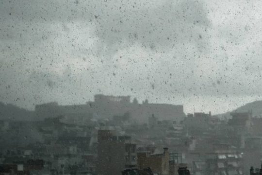 Βροχές στα ανατολικά και νότια, πτώση της θερμοκρασίας