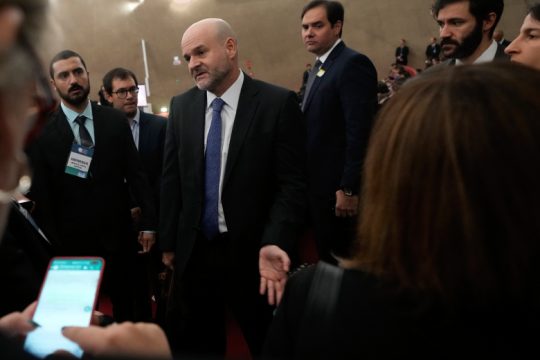 Ξεκίνησε η δίκη που θα μπορούσε να τορπιλίσει το πολιτικό μέλλον του Μπολσονάρο