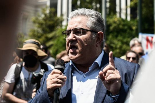 Μήνυμα Κουτσούμπα από Λάρυμνα: «Οι καμινάδες της ΛΑΡΚΟ δεν έπρεπε να είναι σβηστές»
