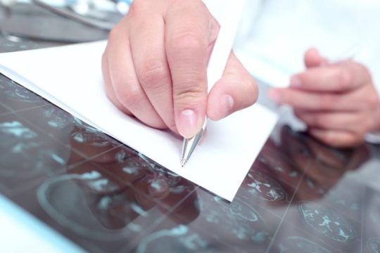 Η Ελληνική Ομοσπονδία Καρκίνου «σφάζει με το βαμβάκι» τον Σπύρο Πνευματικό