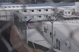 Ενας πολύ χαρούμενος υπουργός…