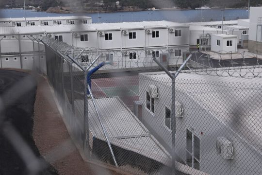 Ενας πολύ χαρούμενος υπουργός…
