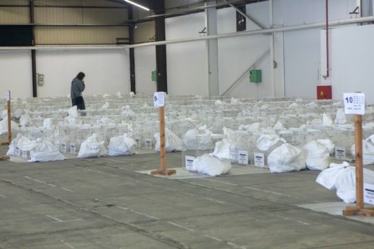 Ψηφίζουν σήμερα οι Έλληνες του εξωτερικού: Πόσοι είναι, πού βρίσκονται τα εκλογικά τμήματα