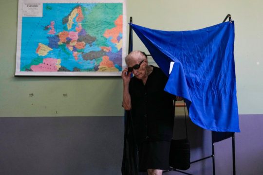 Κάλπες στη σκιά του ναυαγίου – Ο διεθνής Τύπος για τις ελληνικές εκλογές