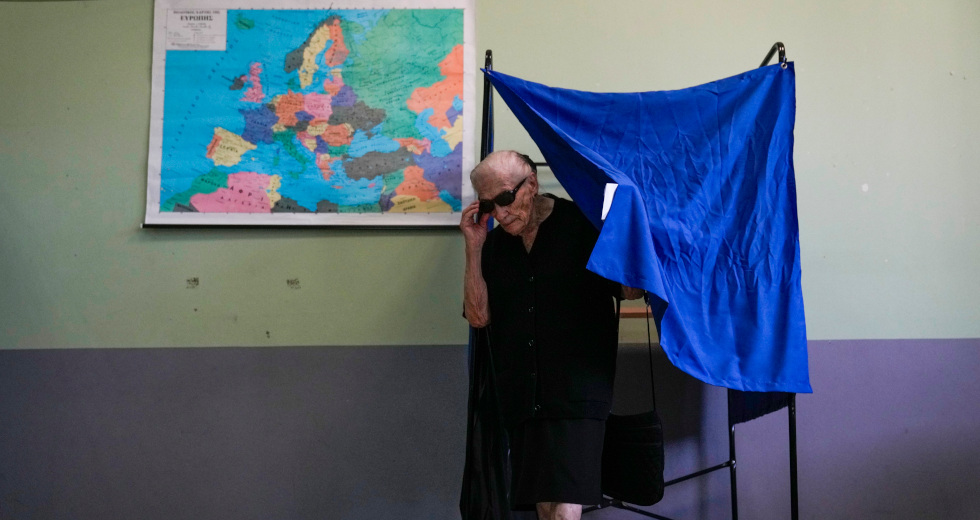 Κάλπες στη σκιά του ναυαγίου – Ο διεθνής Τύπος για τις ελληνικές εκλογές
