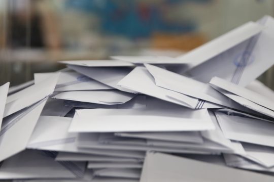 Εκλογές: στην ουρά για ένα αύριο που δε θα έρθει ποτέ (;)