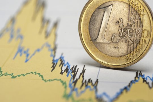 Σε ελεύθερη πτώση το ΑΕΠ της ευρωζώνης για δεύτερο τρίμηνο