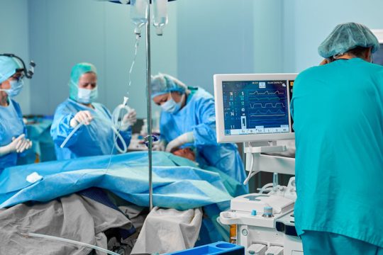 Ξέχασαν εργαλείο μέσα στο σώμα χειρουργημένου για χολή – Πέθανε λίγο μετά