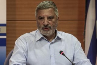 Ψεκάστε, ψηφίστε… αναθέστε;