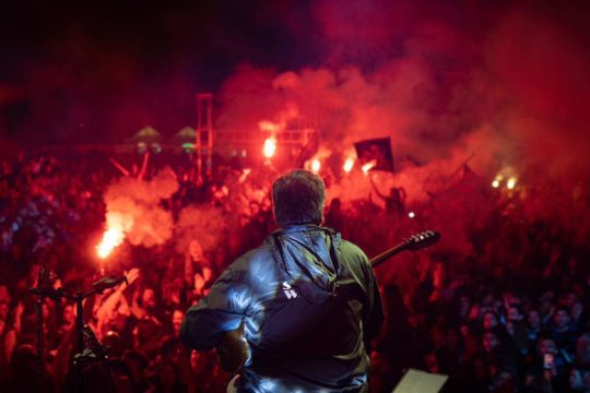 Ανεβήκαμε στον Χελμό (χωρίς καπνογόνα), στο φεστιβάλ του καλοκαιριού