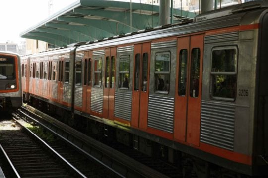ΗΣΑΠ Πλατεία Αττικής: Έδερναν ΛΟΑΤΚΙ+ άτομο μπροστά στον κόσμο και δε μίλησε κανείς