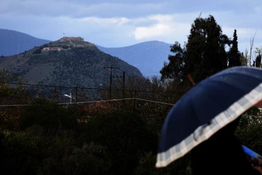 «Μοιρασμένος» ο καιρός στη χώρα, ανεβαίνει λίγο η θερμοκρασία στα ηπειρωτικά