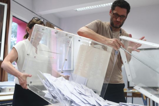 Παραμένει στα χαμηλά η εκπροσώπηση των γυναικών στο κοινοβούλιο
