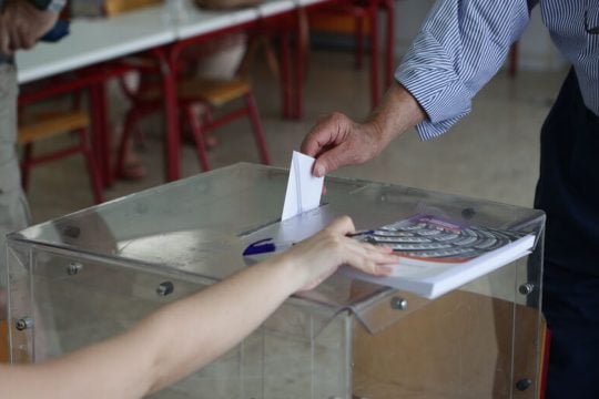 Ν.Δ.: Εναυσμα για σκληρή δουλειά η αυτοδυναμία