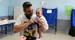 Ξεχωριστοί «πρωταγωνιστές» στα εκλογικά τμήματα