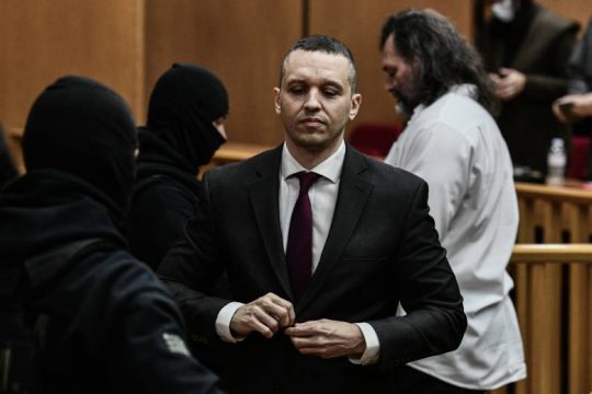 Παταγώδης αποτυχία της Ν.Δ. να εμποδίσει την είσοδο Κασιδιάρη στη Βουλή