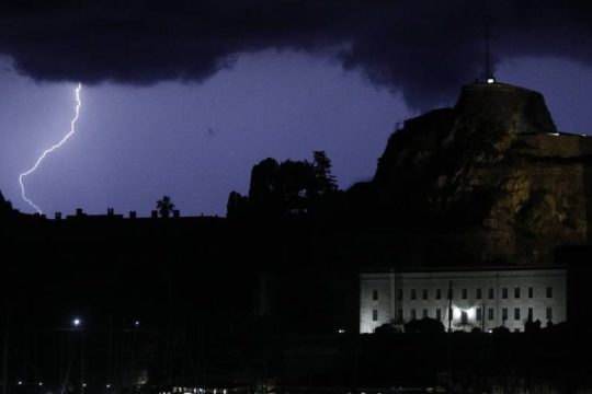 Οκτώβριο μέσα στον Ιούνιο φέρνουν ασταθείς αέριες μάζες από τα βορειοδυτικά