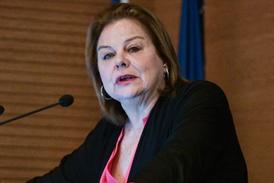 Η Λούκα Κατσέλη απαντά σε «fake news» εις βάρος της και η αντίδραση του ΠΑΣΟΚ