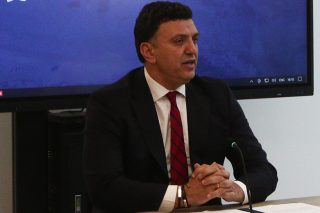 Ο ξεχασιάρης Βασίλης Κικίλιας και η Χρυσή Αυγή