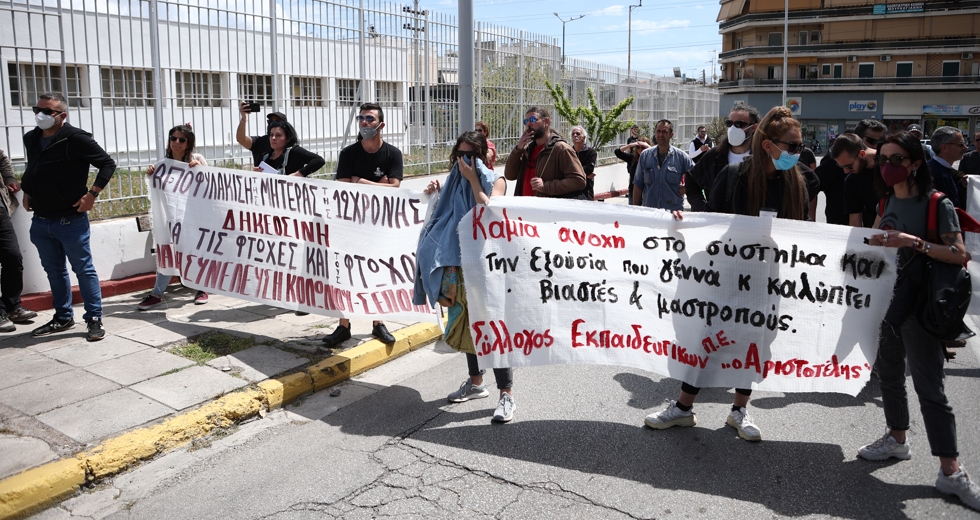 Αλλες τέσσερις συλλήψεις για την υπόθεση μαστροπείας στον Κολωνό