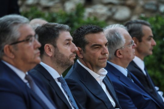 Δηκτικά σχόλια από τα κόμματα της αντιπολίτευσης για το νέο κυβερνητικό σχήμα