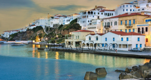 Άνδρος, το Κυκλαδονήσι που πας με 25 ευρώ!