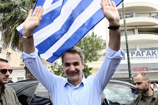 Γιάννης κερνά και Γιάννης πίνει