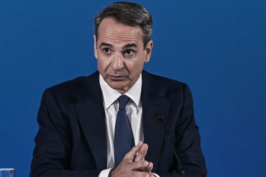 Η «βολική» ασθένεια Μητσοτάκη