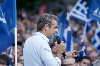 Αντιφάσεις στα παιχνίδια Μητσοτάκη με τη Θράκη