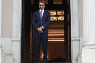 Ογκώδης, νεοφιλελεύθερη, υπό τον απόλυτο έλεγχό του
