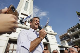 Θεομπαίχτες κάνουν τους ευσεβείς