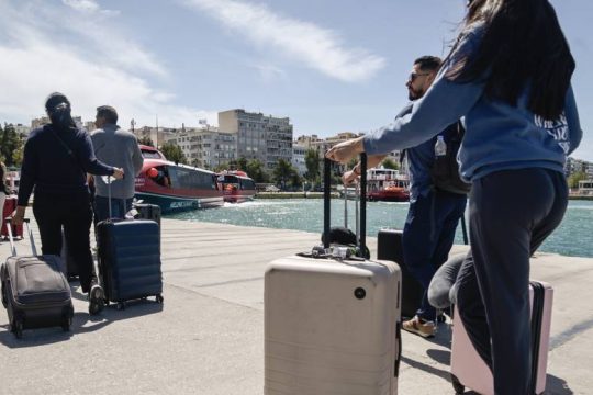 Τριήμερο με «κερδισμένο» τον Αργοσαρωνικό και «χαμένες» τις Κυκλάδες