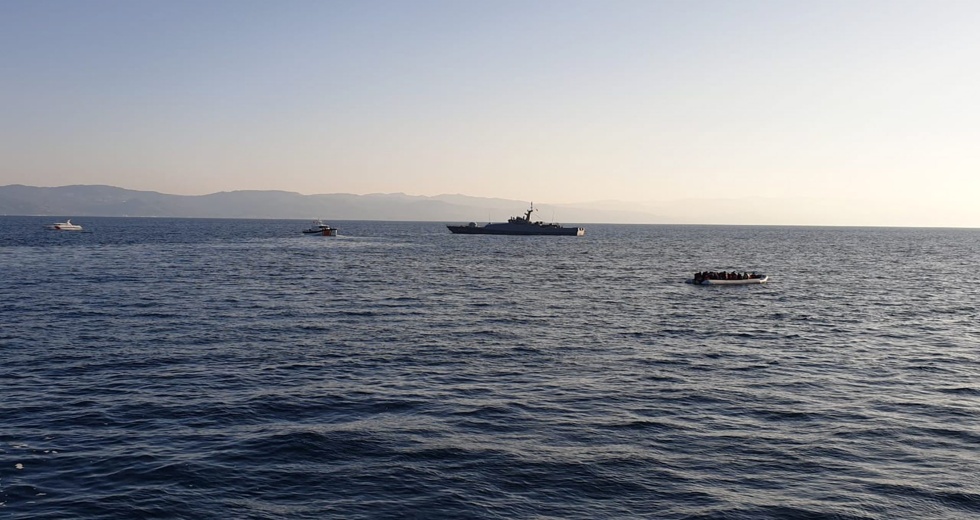 Σκάφος με 100 μετανάστες ανοιχτά των Κυθήρων