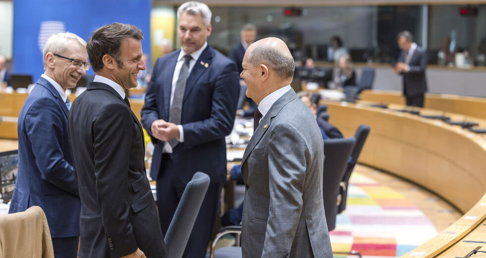 «Σκληρή γραμμή» στο μεταναστευτικό θέλουν 14