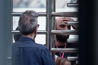 Διεθνής έρευνα δείχνει συγκάλυψη από το Λιμενικό για την εγκληματική ρυμούλκηση
