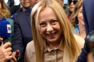 Δήμαρχοι κατά εισαγγελέων για τα παιδιά ομόφυλων ζευγαριών