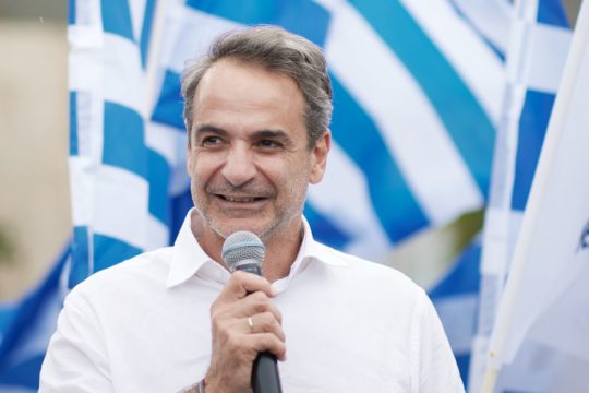 «Μπετόν αρμέ» η στοχοποίηση ΣΥΡΙΖΑ και ΠΑΣΟΚ-ΚΙΝ.ΑΛΛ. για τη φορολογία