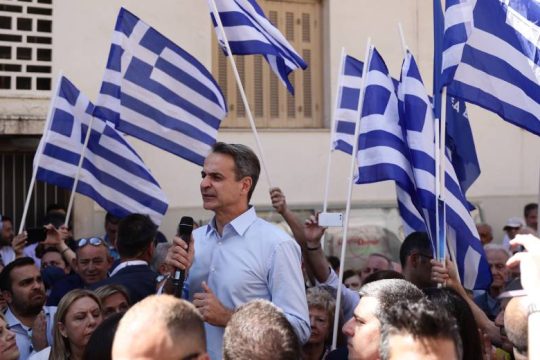 Υπερασπίστηκε τη μείωση της φορολογίας, βάζοντας στο ίδιο καλάθι επαγγελματίες και μεγαλοεπιχειρηματίες