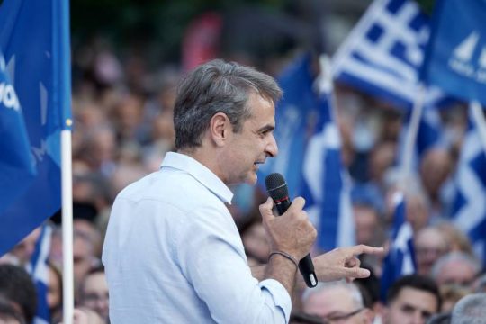 Ο Κυριάκος Μητσοτάκης «ξέρει πώς να αυξήσει τους μισθούς» μας