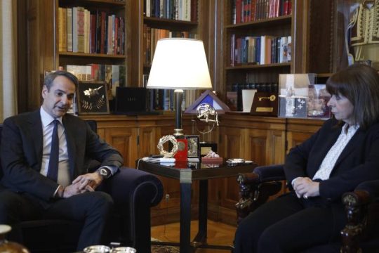 Εντολή σχηματισμού κυβέρνησης στην αυτοδύναμη Ν.Δ. 