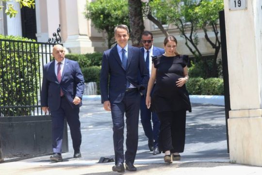 Πρώτη για το νέο υπουργικό