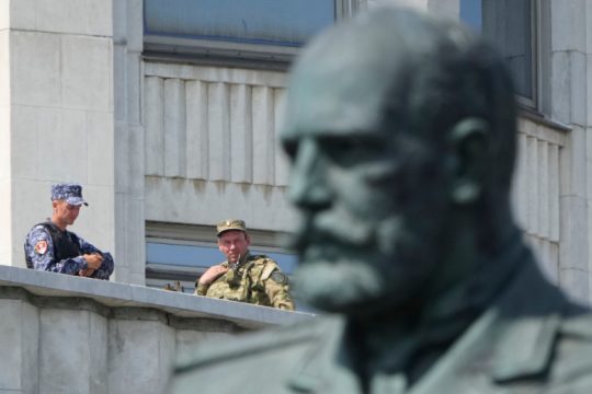 «Κανονικότητα» ξανά στη Ρωσία, ενώ το Κρεμλίνο επιχειρεί να λύσει τον γρίφο της Wagner