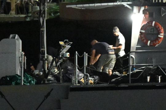 Άκαρπες οι νυχτερινές έρευνες για διασωθέντες από την τραγωδία