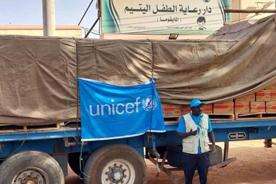 Unicef: Περισσότερα από ένα εκατομμύριο παιδιά εκτοπίστηκαν λόγω του πολέμου στο Σουδάν