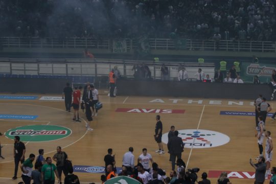Διακοπή και εκκένωση του γηπέδου στον τέταρτο τελικό της Α1 μπάσκετ