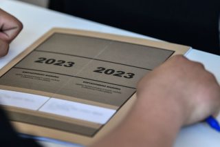 Θέματα για διαβασμένους σε Ιστορία, Φυσική και Οικονομία