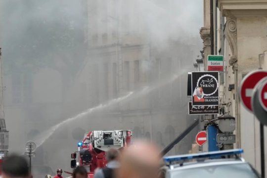 Έκρηξη στο κέντρο του Παρισιού με αρκετούς τραυματίες