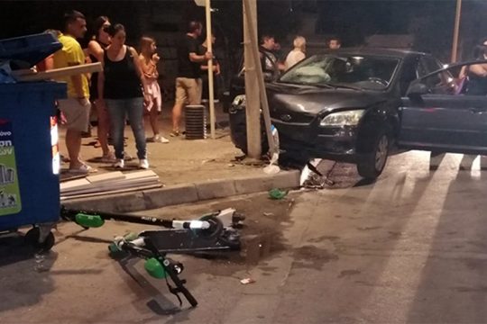 Σοκαριστικό τροχαίο με ηλεκτρικό πατίνι και ΙΧ – Στη ΜΕΘ 15χρονος