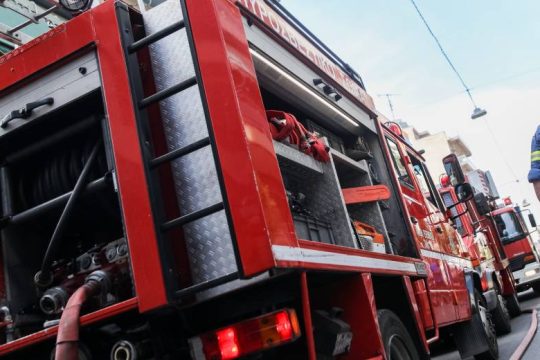 Νεκρός ηλικιωμένος έπειτα από φωτιά σε σπίτι στα Καμένα Βούρλα