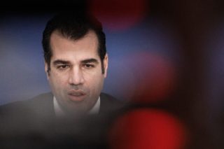 Με γραμμή Καρατζαφέρη η Ν.Δ. του κ. Μητσοτάκη